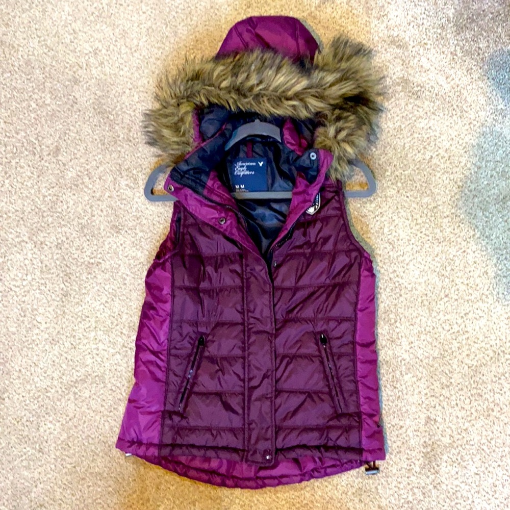 AE Women’s M Purple Puffer Vest with fur Hood